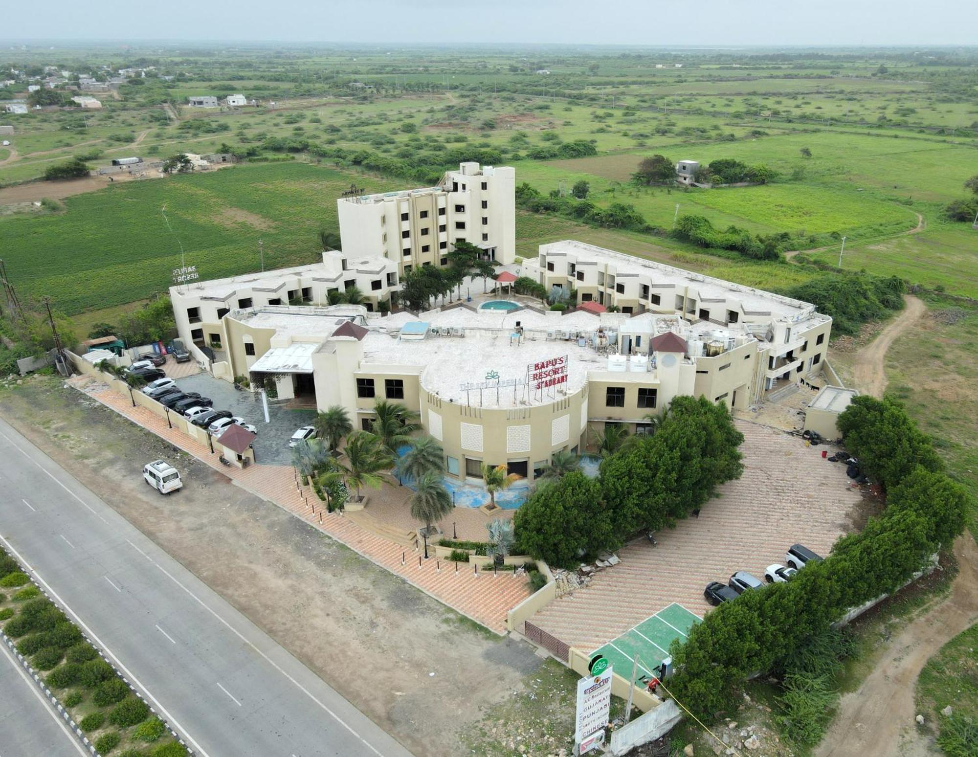The Sky Imperial Bapu'S Resort Dwārka Esterno foto